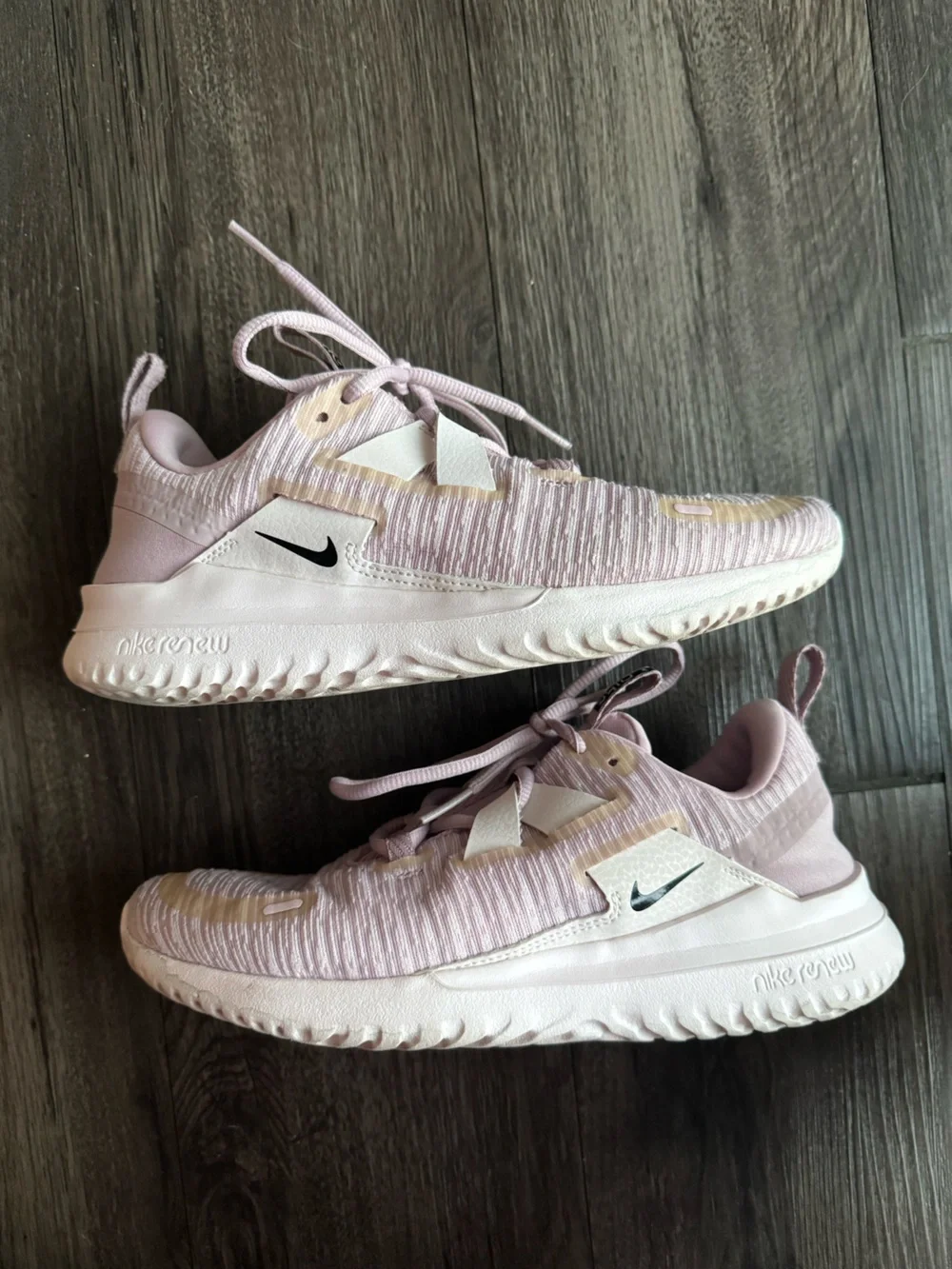 Nike Renew Areana Shoes